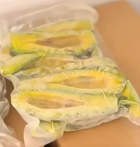 Avocado Halves (1kg)